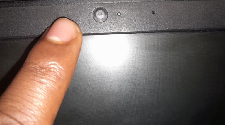 how do i fix the black screen on my dell laptop camera